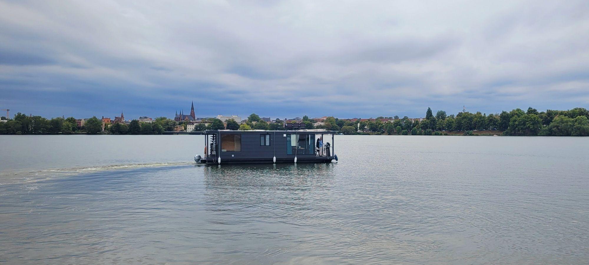 Eden Luxus Hausboot mit Sauna