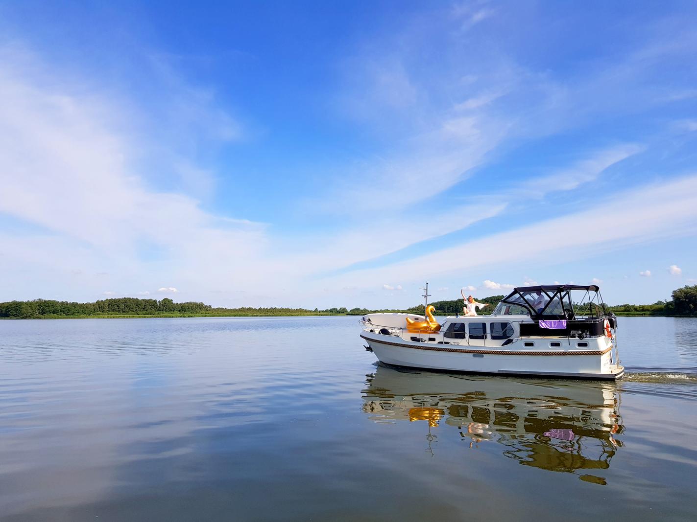 Hausboot mieten bei Bootsreisen24 Hero Image